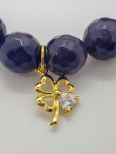 Cargar imagen en el visor de la galería, Amethyst and 4 Leaf Clover Charm
